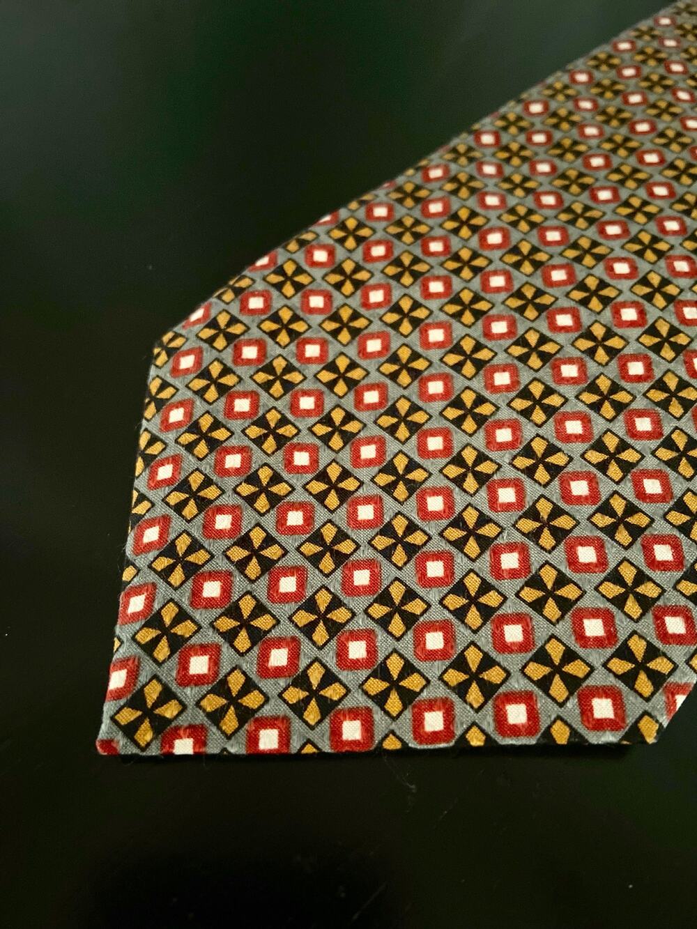 JHANE BARNES Gray w/Multicolored Geometric Floral Silk Tie/ Made in Japan